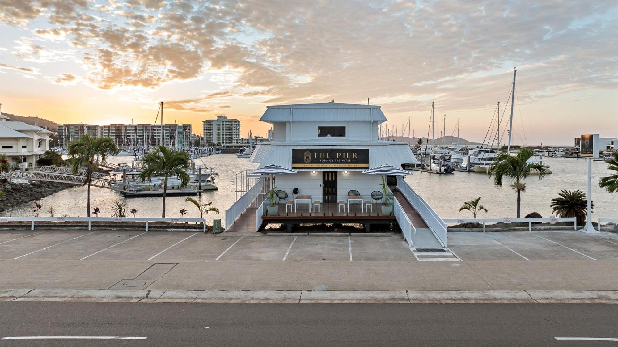 The Pier Pods On The Water- 50M From Townsville Bus Terminal And Ferry Terminal- Passport Id Requried Exterior foto